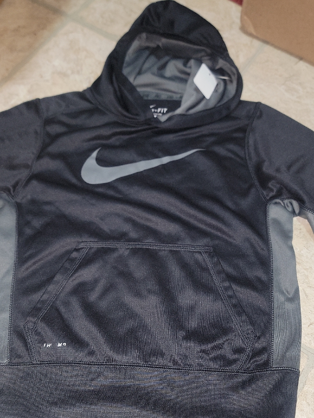 Nike Kids Black Hooded Therma Fit Sweatshirt with Gray Swoosh Size Small